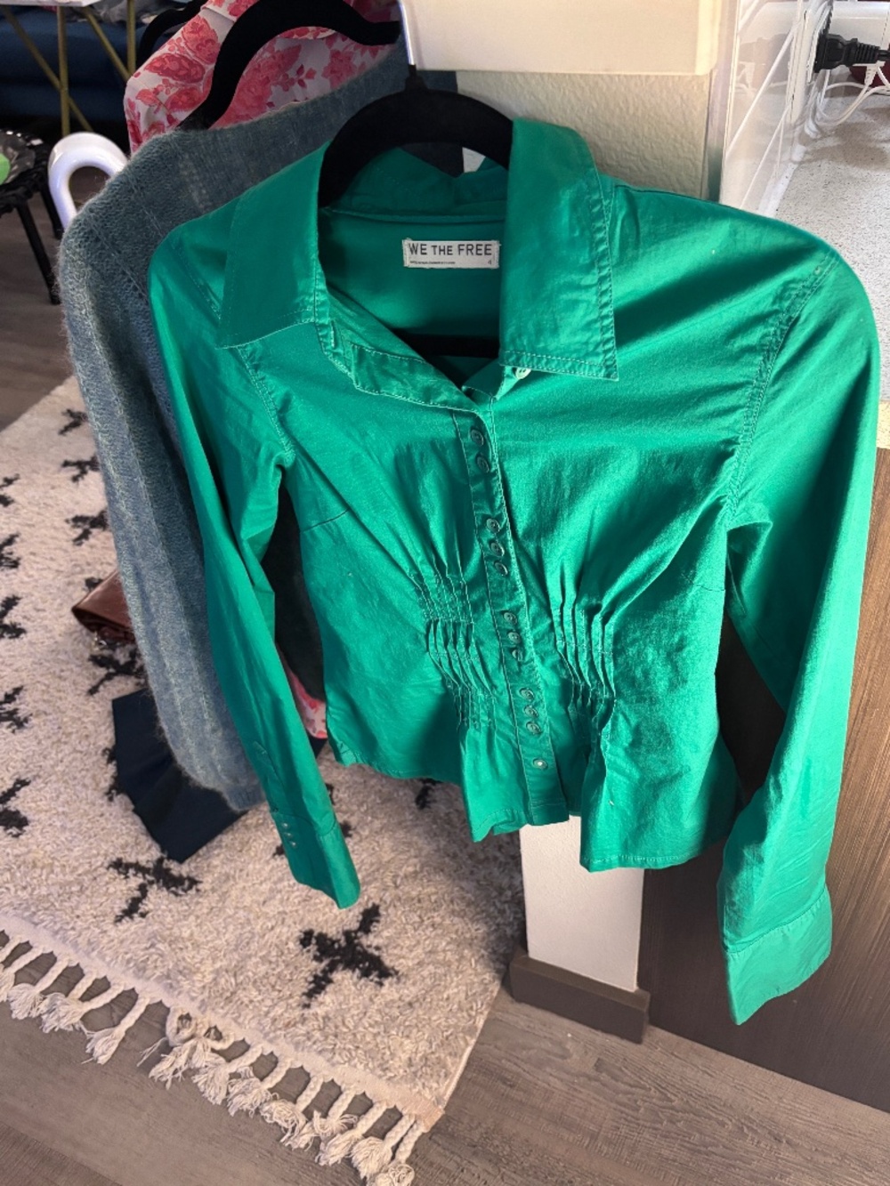 We The Free Kelly Green Button Down Size 4 (Fits like a 2)